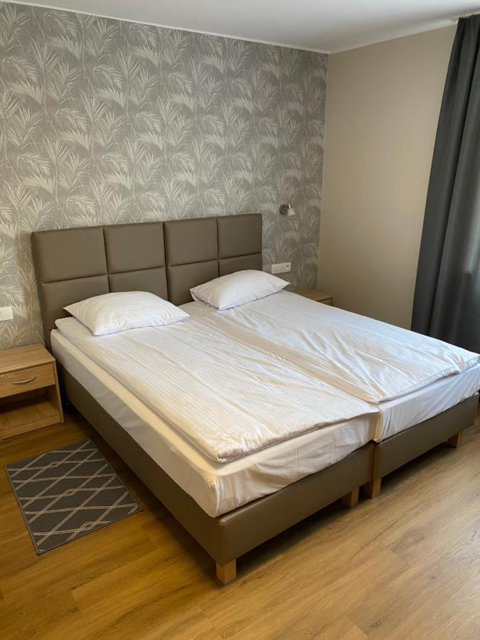 Gracja Panzió Varsó Kültér fotó