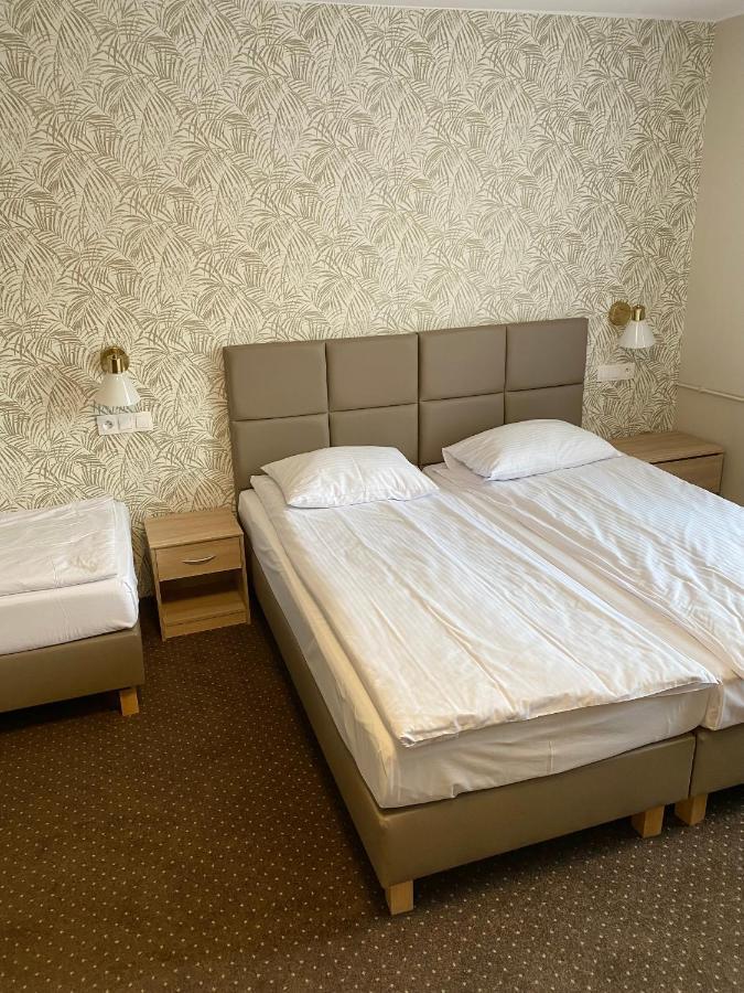 Gracja Panzió Varsó Kültér fotó